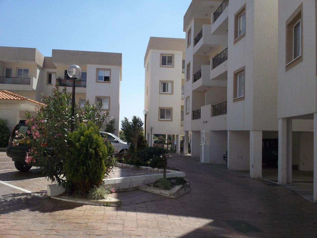 A Stone'S Throw From Everything Appartement Paphos Buitenkant foto